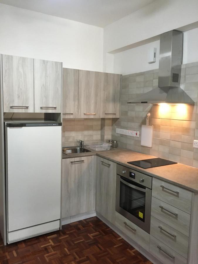 Larnaca Beach Apartment 1A Экстерьер фото